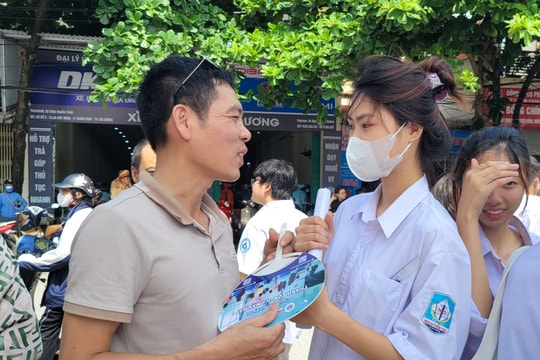 Đồng hành với con vượt qua áp lực kỳ thi