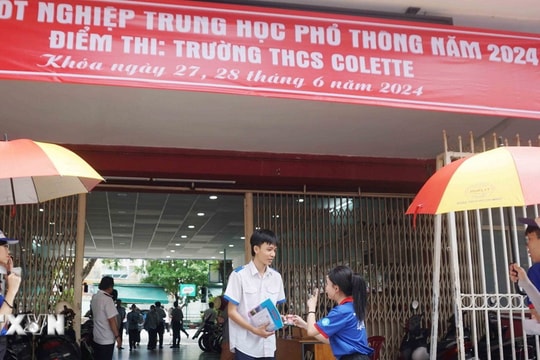 Thi tốt nghiệp THPT 2024: Thí sinh mổ ruột thừa đến điểm thi bằng xe cấp cứu