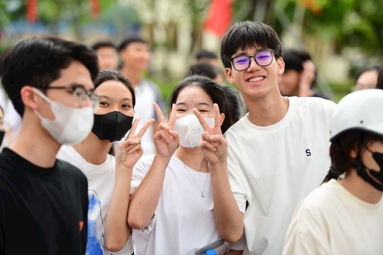 Đề tổ hợp các môn khoa học tự nhiên thi tốt nghiệp THPT năm 2024