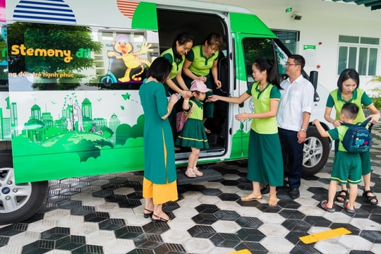 Từ năm 2025, xe đưa đón học sinh phải có camera, thiết bị cảnh báo chống bỏ quên trẻ