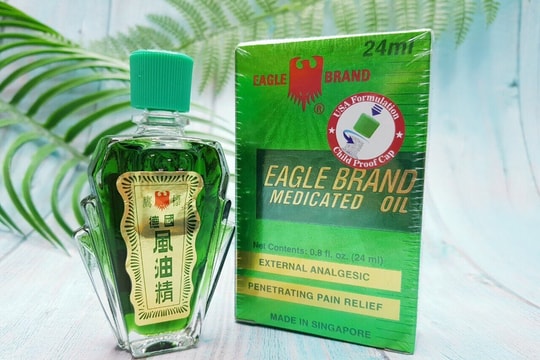Đặt lọ dầu gió trong tủ quần áo, bạn sẽ thấy công dụng bất ngờ