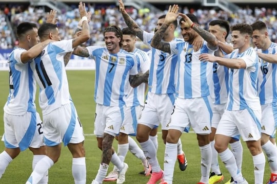 Messi không ra sân, Argentina vẫn thăng hoa với thành tích toàn thắng ở Copa America