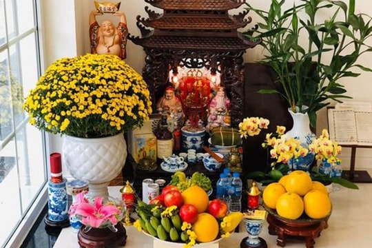 Tại sao bàn thờ thần tài lại đặt dưới mặt đất?