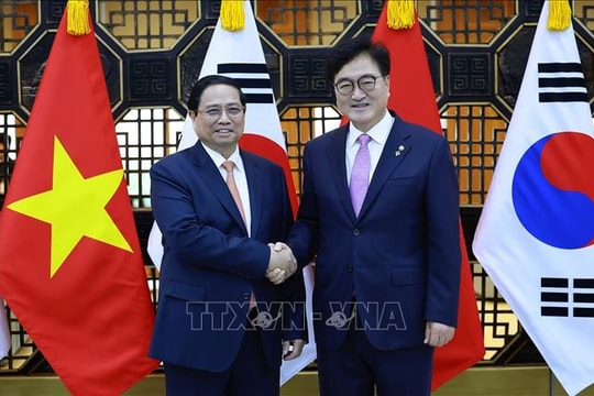 Thủ tướng Phạm Minh Chính hội kiến Chủ tịch Quốc hội Hàn Quốc Woo Won-shik