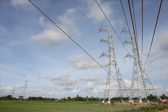 Thi đua "nước rút" hoàn thành đường dây 500 kV mạch 3 Quảng Trạch - Phố Nối