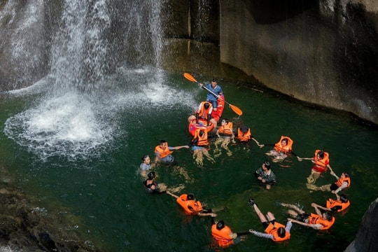 Khám phá vực Phun ở Phú Yên