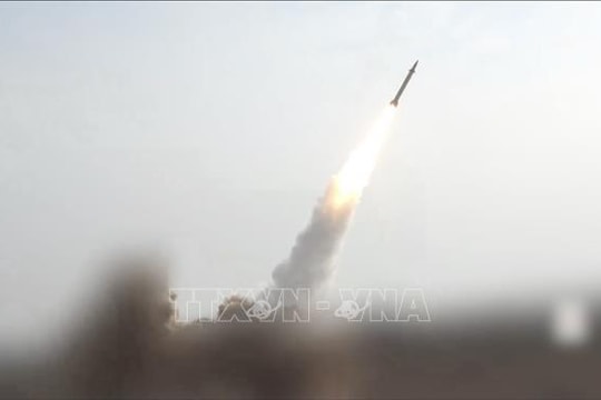 Houthi cùng nhóm Hồi giáo ở Iraq tấn công vào Israel