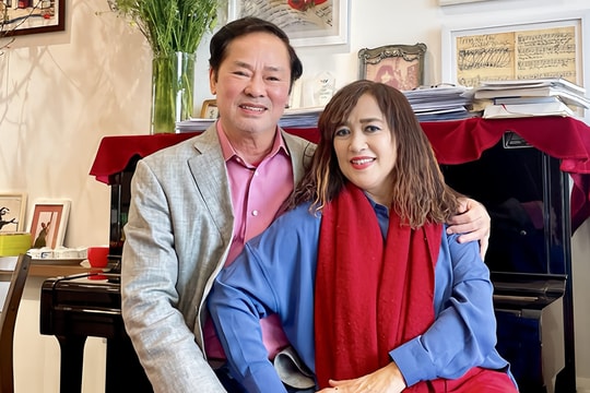 "Bí thư tỉnh ủy" Dũng Nhi: Ngoài 70 tuổi vẫn phong độ bên vợ đẹp