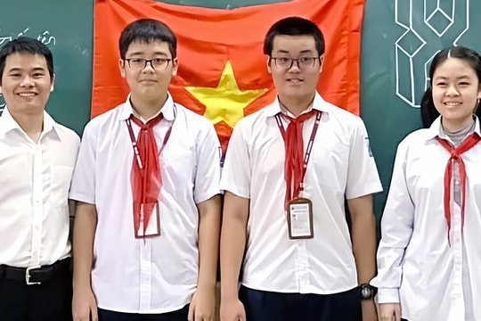 Một lớp học có 4 thủ khoa thi lớp 10