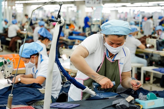 Thu nhập người lao động tăng 7,4%