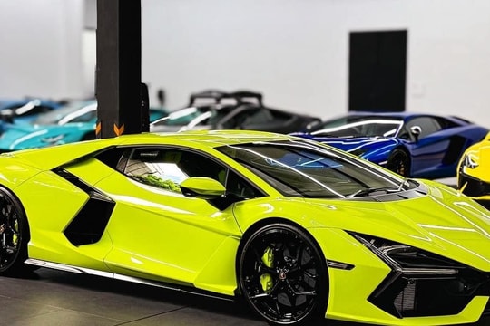 Siêu xe hybrid Lamborghini Revuelto hơn 1.000 mã lực về tay đại gia Thái Lan