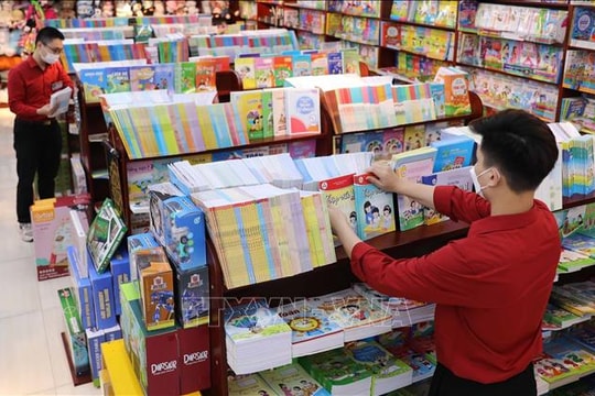Nhà xuất bản Giáo dục Việt Nam dành tặng hơn 120.000 bộ sách giáo khoa năm học mới