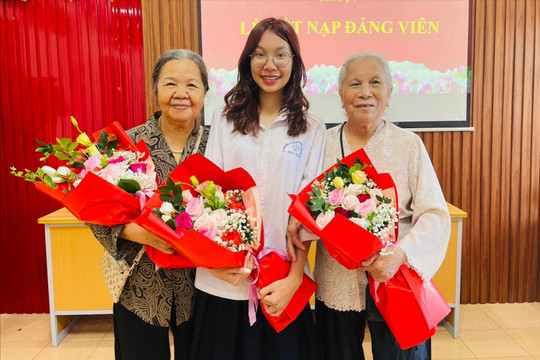 Nuôi dưỡng tình yêu với Đảng trong giới trẻ