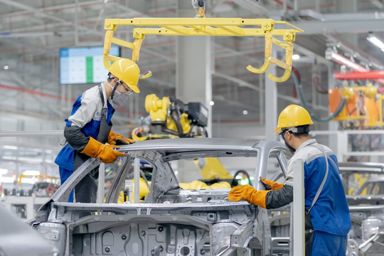 "Đón sóng" giảm lệ phí trước bạ, tiêu thụ xe lắp ráp trong nước rục rịch tăng