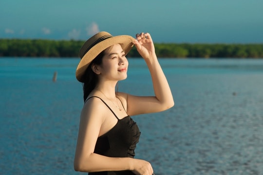 Xuất hiện "biển vô cực" ở Hải Phòng, khách mê mẩn, dậy từ 4 giờ săn ảnh bình minh