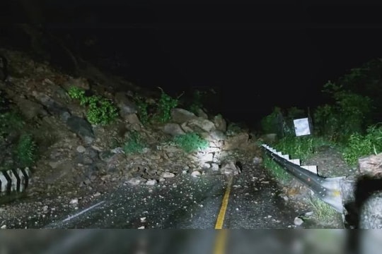 Nepal: Xe bus bị cuốn xuống sông, trên 60 người mất tích