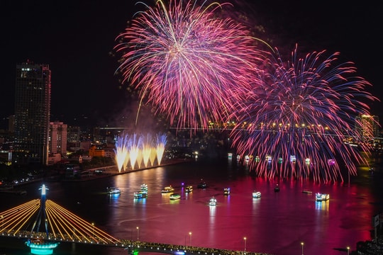 Đà Nẵng "cháy" phòng, vé xem chung kết pháo hoa