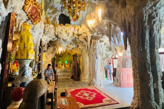 Độc đáo động sơn trang ở đền Tranh