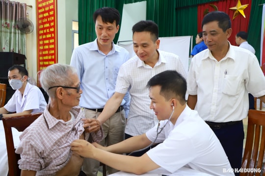 Bệnh viện Y học cổ truyền Hải Dương khám bệnh miễn phí cho 200 người có công với cách mạng