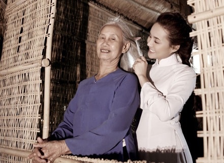 Tóc ủ ca dao