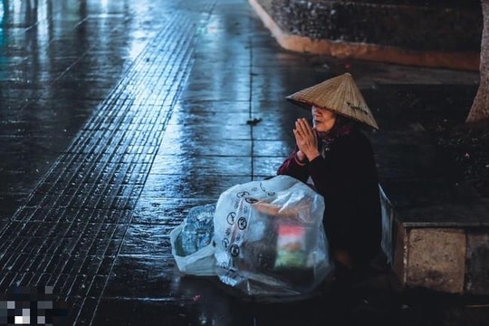 Tháng bảy nghe mưa