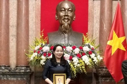 Bà Nguyễn Thị Hường được tôn vinh là trí thức khoa học công nghệ tiêu biểu năm 2024