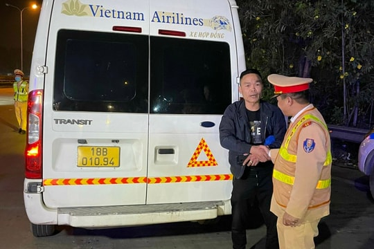 Cục Cảnh sát giao thông: Xe chạy cao tốc nên dán giấy phản quang phía sau