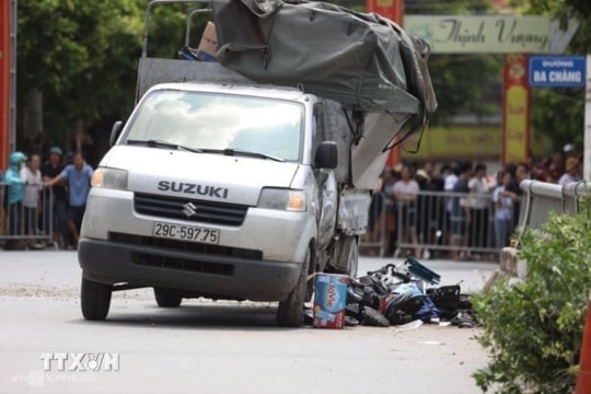 Vụ tai nạn liên hoàn ở Hà Nội: Truy tìm lái xe liên quan làm 4 mẹ con tử vong