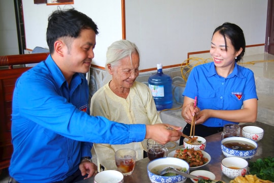 Những bữa cơm trọn nghĩa, vẹn tình