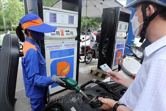 Xăng dầu giảm giá nhẹ