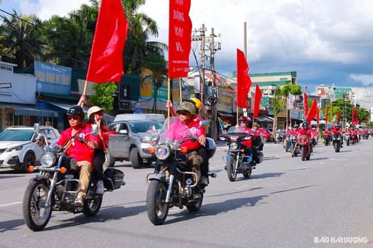 Hàng chục xe mô tô phân khối lớn diễu hành vận động hiến máu tình nguyện ở TP Hải Dương