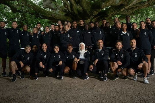 Đoàn thể thao Olympic Người tị nạn đến Paris bắt đầu quá trình tập luyện