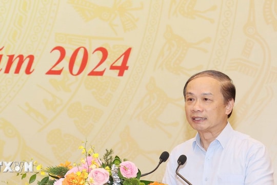 Đồng chí Phạm Tất Thắng (quê Hải Dương) điều hành công việc của Ban Dân vận Trung ương