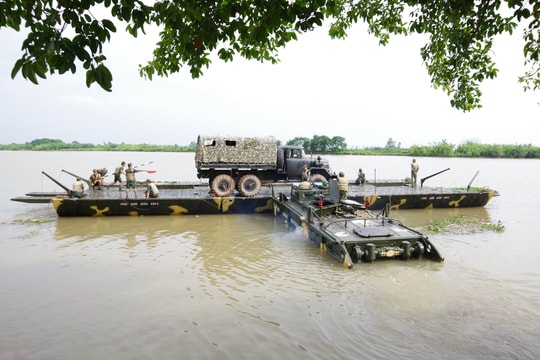 Luyện quân trên "thao trường" sông Luộc