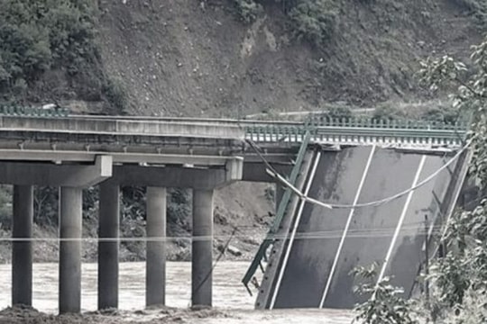 Sập cầu cao tốc tại Trung Quốc khiến ít nhất 11 người thiệt mạng