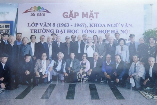 Khi Tổng Bí thư Nguyễn Phú Trọng đi họp lớp: “Xin cho tôi để mọi chức sắc bên ngoài cánh cửa”