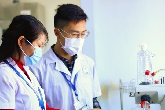 Những thí sinh đầu tiên trúng tuyển Trường Đại học Y khoa Phạm Ngọc Thạch