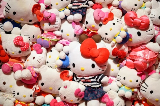 Công bố "cú lừa thế kỷ": Hello Kitty thật ra không phải là mèo