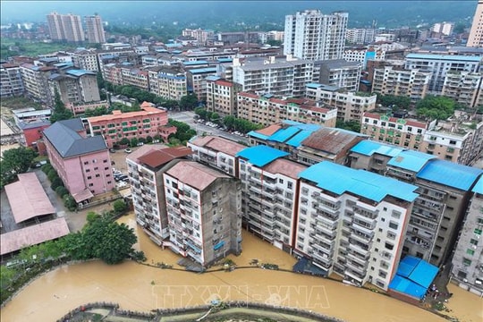 Trung Quốc ban bố cảnh báo màu cam đề phòng bão Gaemi