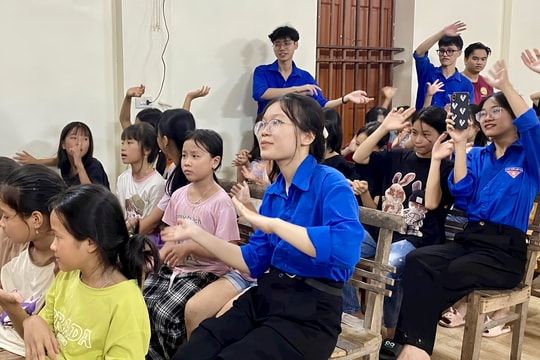 Tuổi trẻ Học viện Ngân hàng phối hợp xây đường thôn tại xã Nguyên Giáp (Tứ Kỳ)