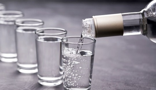 Một người tử vong, 4 người đi cấp cứu sau khi ăn cỗ đám cưới