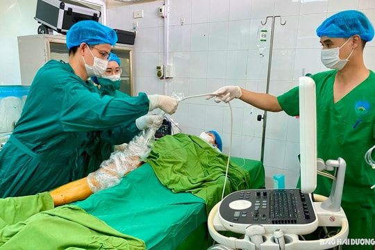 Bệnh viện Đa khoa Hải Dương tiếp nhận kỹ thuật mới điều trị suy tĩnh mạch, người bệnh được xuất viện ngay trong ngày
