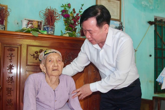 Thanh Miện trao tặng trên 13.000 suất quà cho gia đình chính sách, người có công
