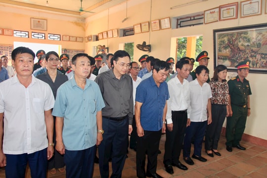 Hơn 1.000 người dân xã Hồng Phong (Ninh Giang) dâng hương kính viếng Tổng Bí thư Nguyễn Phú Trọng tại nhà văn hoá thôn Bồ Dương
