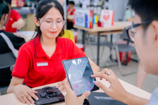 Galaxy Z Fold6 và Z Flip6 bắt đầu lên kệ