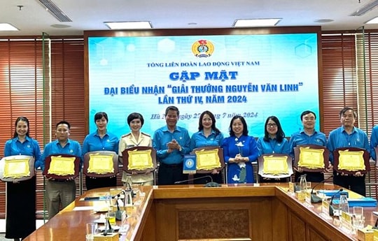 Gặp mặt 10 cán bộ nhận Giải thưởng Nguyễn Văn Linh lần thứ IV