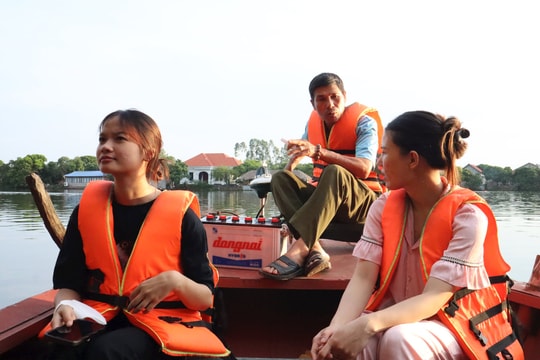 Những “đại sứ du lịch” ở Đảo Cò
