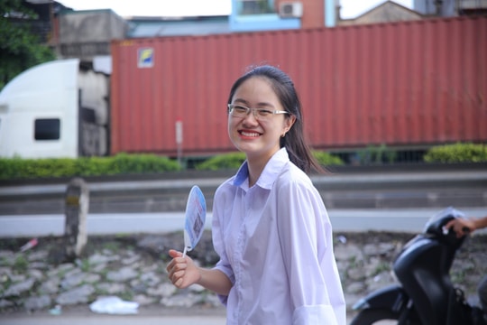 Điểm trung bình từng môn thi tốt nghiệp THPT của trường nào cao nhất tỉnh Hải Dương?