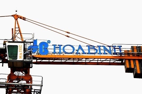 Cổ phiếu Xây dựng Hòa Bình và HAGL Agrico bị bán tháo sau tin hủy niêm yết