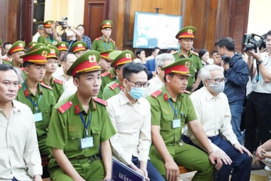 Đại án đăng kiểm: Ám hiệu nháy đèn trên cabin để báo chủ xe có đưa hối lộ